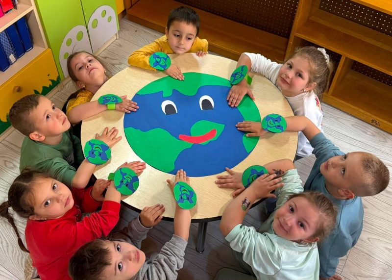 Детската градинка „Ацо Караманов“ го одбележа Денот на планетата Земја