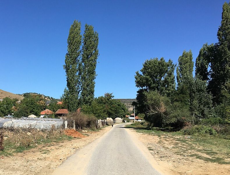 Месната заедница од село Тополница упатува покана за отворена средба со жителите