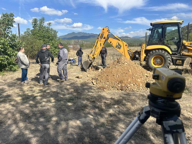 🚧 ПРОДОЛЖУВА ИЗГРАДБАТА НА ФЕКАЛНАТА КАНАЛИЗАЦИОНА МРЕЖА ВО ПОДАРЕШ
